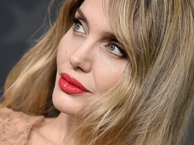 Angelina Jolie brutálisan szőke hajjal, élete legszebb ruhájában tündökölt a cannes-i filmfesztiválon