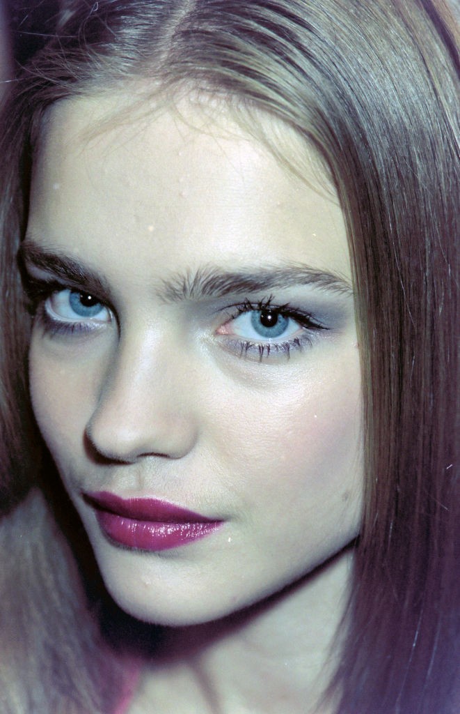 Natalia Vodianova 2003-ban Anna Sui tavaszi kollekciójának bemutatóján a kulisszák mögött