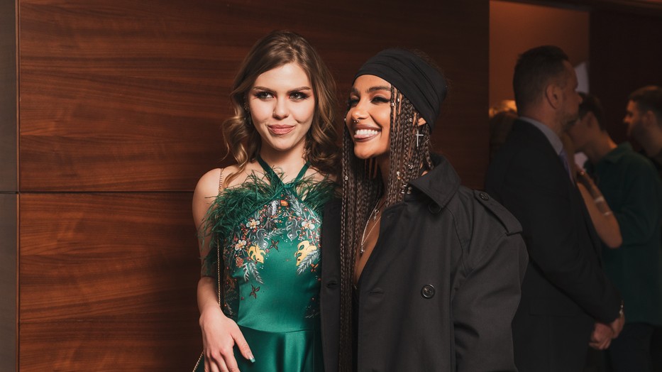 Green Carpet: Magyar tervezői ruhákból sem volt hiány a GLAMOUR Women of the Year gálán