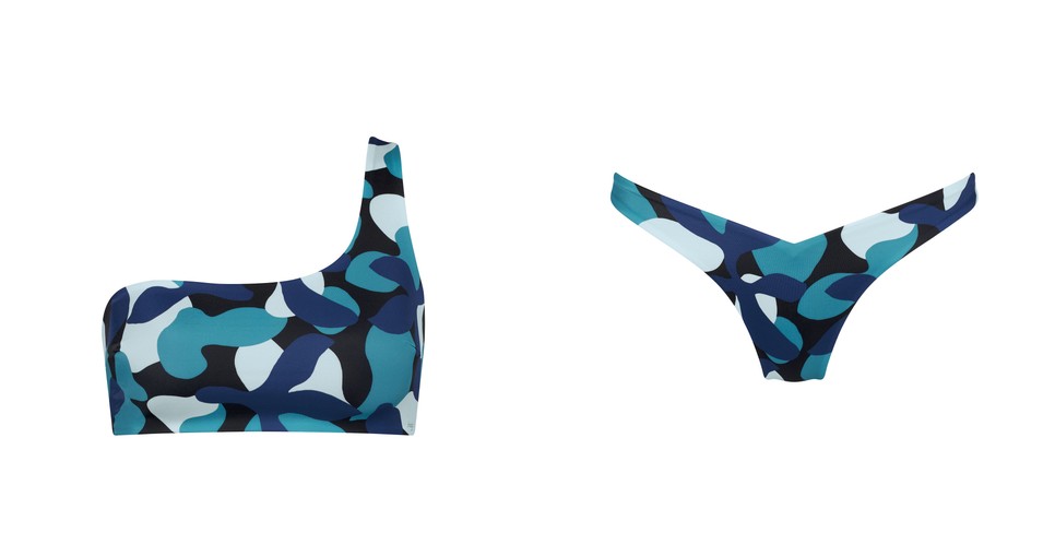 Aszimmetrikus fürdőruha felső 10 999 Ft és alsó 8499 Ft