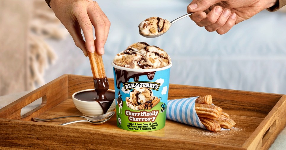 A Ben & Jerry’s Churrifically Churros-y jégkrém a spanyol churros desszert ízeit hozza el karamellás és csokoládés különlegességgel