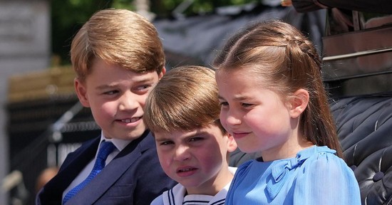 Elolvadunk:  Így üdvözölte György, Sarolta és Lajos herceg az ünneplőket 