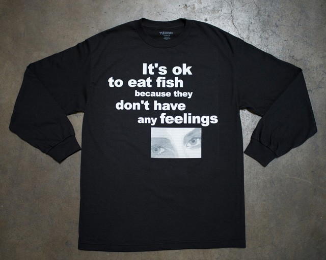 A Pleasures egy másik felsőjén a Nirvana egyik dalának, a Something In The Way-nek az egyik sora