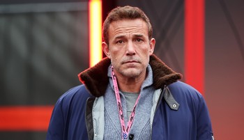 Ben Affleck gyászol, szörnyű betegségben veszítette el az édesanyját