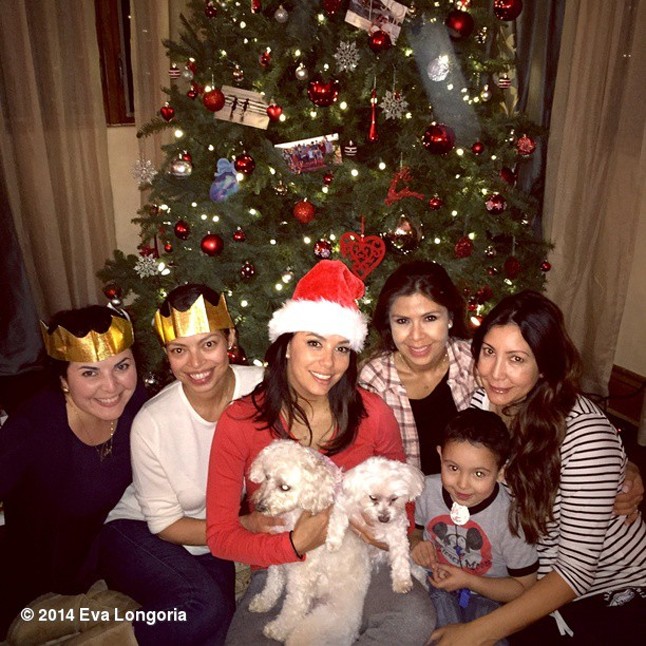 Úgy látszik a sztárok furcsa késztetést éreznek, hogy Oprah Winfreyről nevezzék el kedvenceiket. Nem tudni miért, de Eva Longoria is az Oprah nevet választotta fehér kis szőrmókjának. Annyi biztos, hogy a Longoria családnál nagyon megbecsülik ezt az ebet, hiszen még a családi fotón is helyet kapott. 