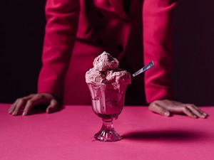 Tényleg jó ötlet torokfájásra fagyit enni?