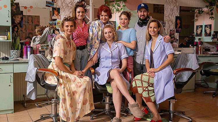 Február 12-én érkezik a hazai mozikba a Beléd estem című romantikus vígjáték