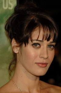 lizzy-caplan-200x-2-d00001F1E5a55b2169c63.jpg