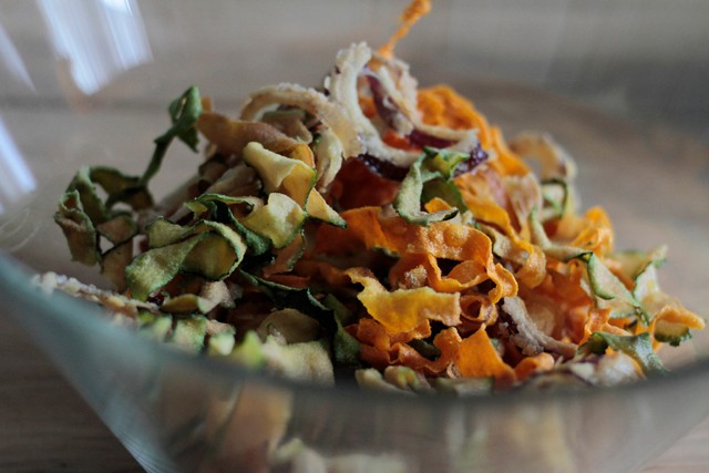 Tengerparti csemege - ropogósra sült friss tintahalszeletek, szardínia, garnélarákfarkacskák, zöldségek - 4 750 Ft