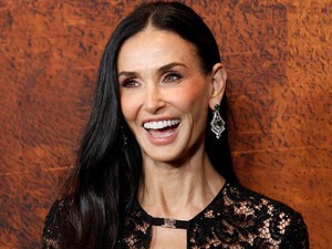 A 63 éves Demi Moore csipke meztelenruhája nem sokat bízott a képzeletre
