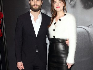 Dakota Johnson rémes szettben a vörös szőnyegen