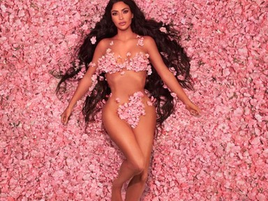 Íme az összes Kardashian-Jenner lány MEZTELENÜL