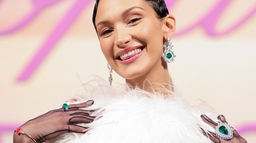 Mint két tojás: Bella Hadid úgy döntött, Cher hasonmása lesz! 