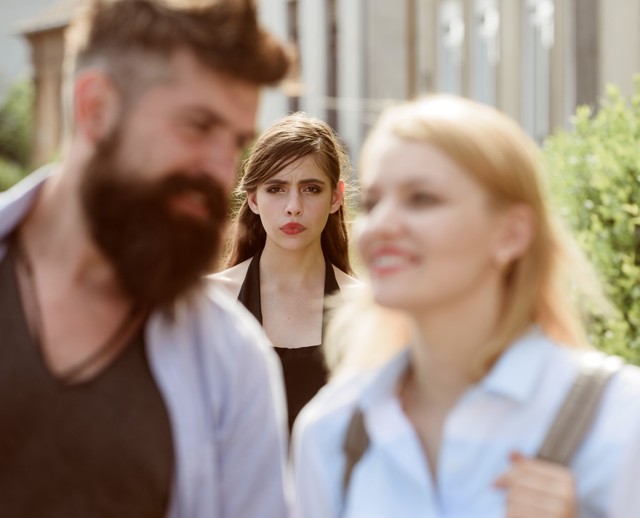 9 jel, hogy számára te csak a B opció vagy