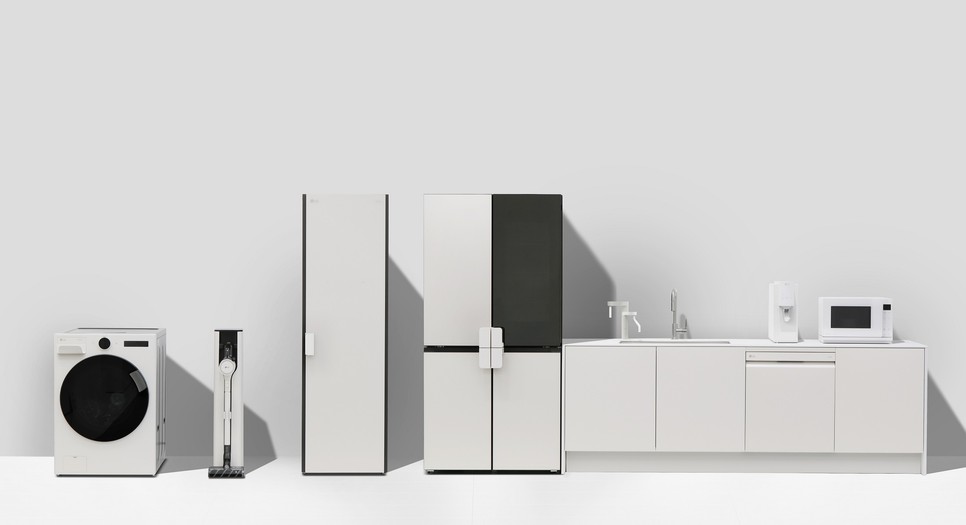 LG Universal UP Kit fogyatékossággal élőknek tervezett háztartási gépekhez kiegészítőket, melyek biztosítják a könnyű használatot