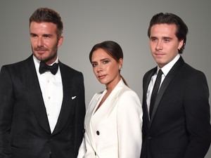 Kitálaltak a bennfentesek Victoria Beckham illetlen táncáról, így tette tönkre fia és menye esküvőjét