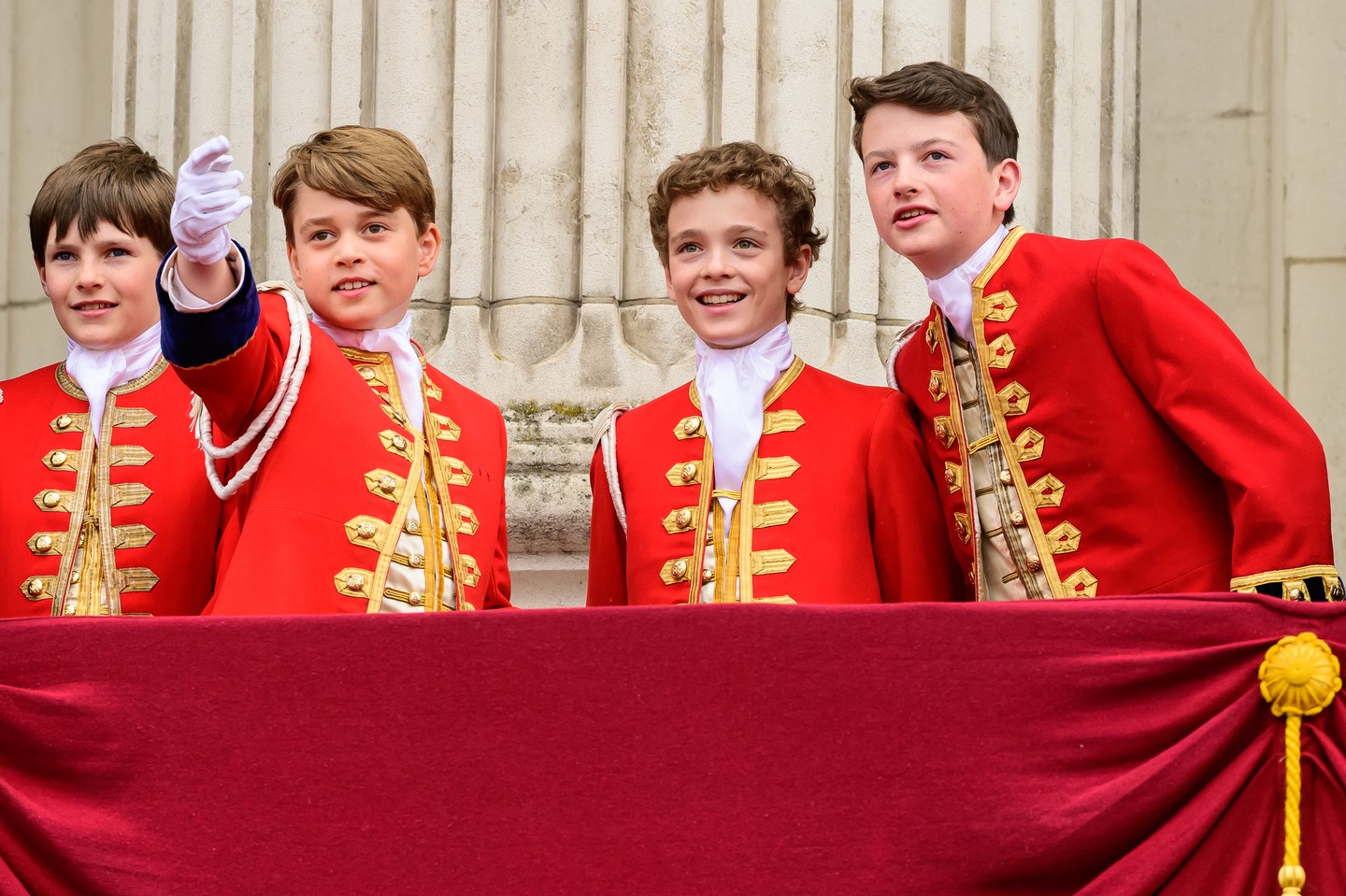 György herceg (balról a második) 2023. május 6-án, Londonban, a Buckingham-palota erkélyén Károly király koronázásának napján. 