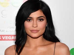 Kylie Jenner magyar tervező ruháját viseli élete legdögösebb fotóján