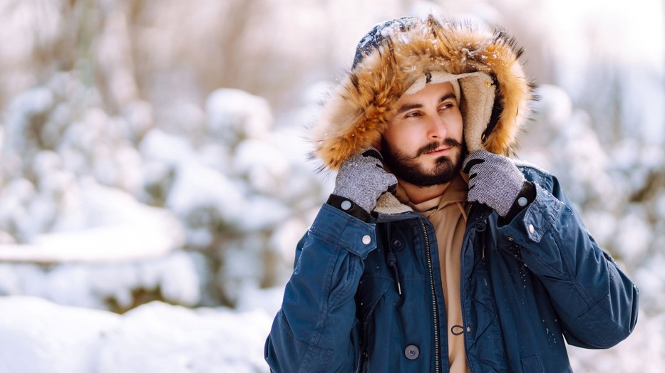 Ahhoz, hogy a hideg időben is komfortosak legyünk, érdemes olyan kabátot, dzsekit választani, amelyek nemcsak melegek, hanem vízállóak és szélállóak is.