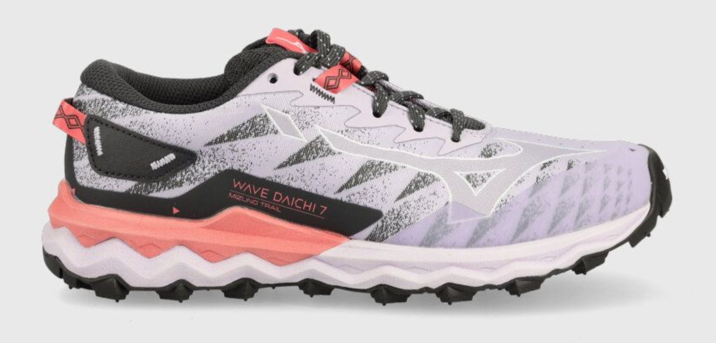 Ne feledd, soha ne márka, vagy szín szerint válassz, és ne rendelj online úgy futócipőt, hogy azt előtte nem próbáltad fel személyesen egy boltban. A Glamour-napok ideje alatt érdemes felkeresned az akcióban részt vevő üzleteket, ahol akár 20% kedvezménnyel is beszerezheted a kiszemelt futócipőt. 