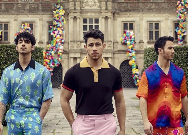 A kép, ami bizonyítja, hogy a Jonas Brothers tagjainak szerelmei legjobb barátnők