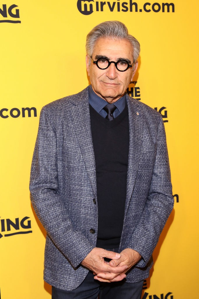 A 78 éves Eugene Levy remekül tartja magát, fiatalosabb, mint valaha. Azóta is aktív, legnagyobb sikere a Schitt’s Creek, amelyért Emmy-díjat is nyert. Ma is az egyik legkedveltebb komikus figura Hollywoodban.
