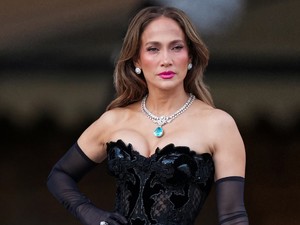 Jennifer Lopez és Pamela Anderson is tarolt: ők voltak idén a Vogue World legjobban öltözött sztárjai 