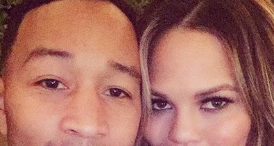 Új fotók! A legédesebb kisbaba, akit valaha láttál! Chrissy Teigen kislánya fürdetéséről osztott meg fotót