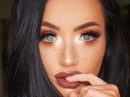 Az új sminktrend: naplemente színben úszó szemek