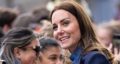 Katalin hercegnének pompásan áll a monokróm