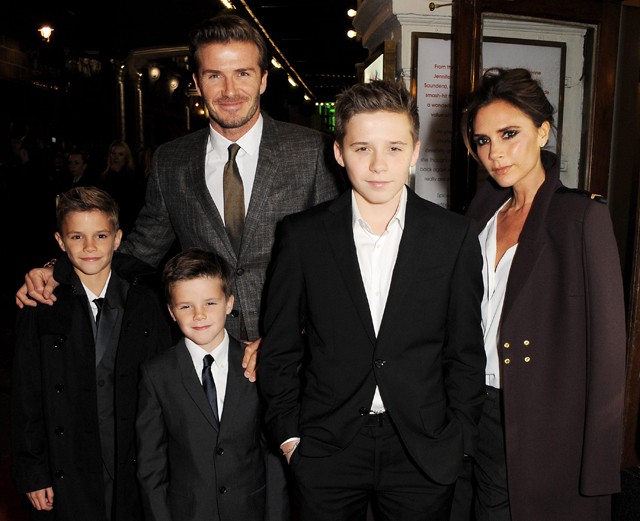 Dokumentumfilm készül a Beckham családról: hatalmas összeget kaszálnak vele
