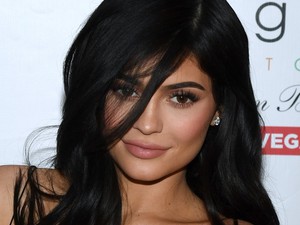 Kylie Jenner rövidre vágatta a haját?
