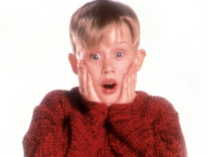 Macaulay Culkin újrajátszotta az ikonikus Reszkessetek, betörők! jeleneteket