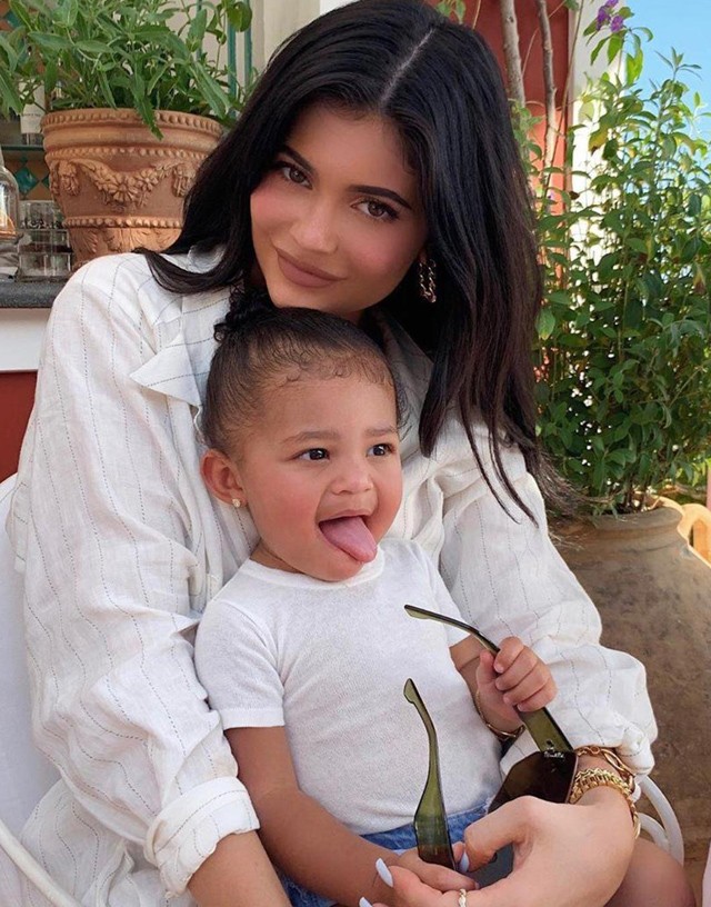 A Legcukibb anya-lánya fotók: így nyaral Kylie Jenner a kis Stormival