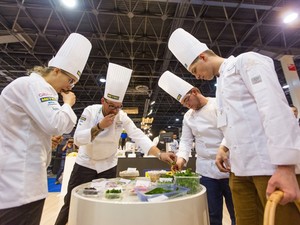 A METRO standján piacoztak a Bocuse-döntős séfek