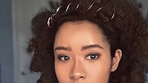 Az átalakulás mestere: az összes mesefigurát életre kelti ez a lány