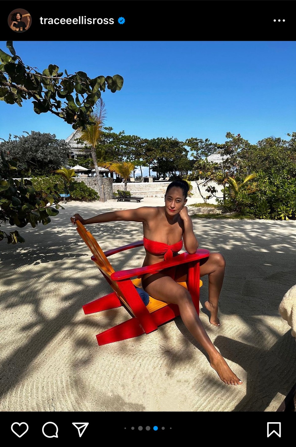 A bandeau fazon a fürdőruha trendeket is meghódította idén.