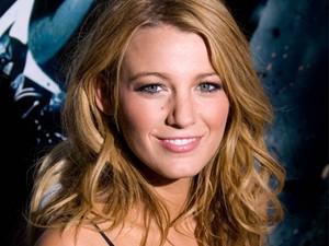 Top 15: Blake Lively tökéletesen rendezetlen frizurái
