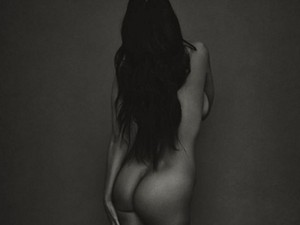 Újabb meztelen Insta-fotó Kardashianisztánból!