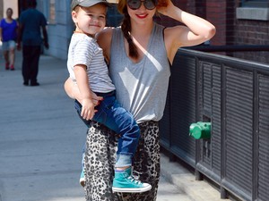 A topmodell anyuka és cuki csöppsége!