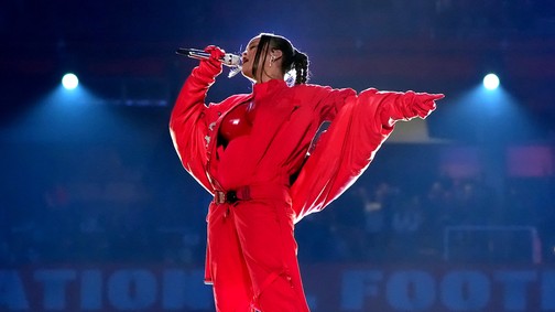 Mennyi pénzt kapnak a Super Bowl sztárfellépői, és Rihanna miért nem kapott semmit?