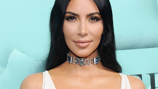 Kim Kardashian bevetette a nyári frizuráját és sokkal jobbban áll neki, mint a hosszú haj