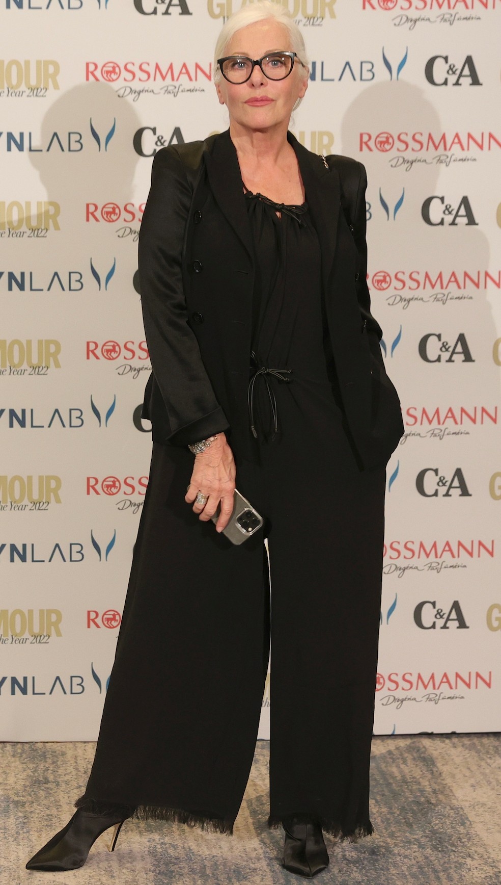 2022 - Pataki Ági nem tud hibázni fekete összeállításaival - tökéletes, mint mindig.