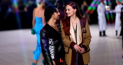Joe Jonas és Sophie Turner kapcsolata az ismerkedéstől kezdve a családalapításon át egészen a válásig
