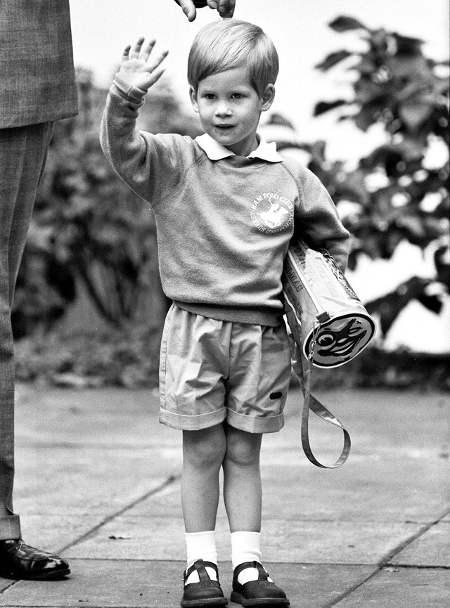 Harry herceg egészen félénknek tűnt, pedig később nagy kópé lett