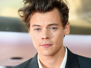 Harry Styles még rózsaszín balerinaruhában is megőríti a rajongókat