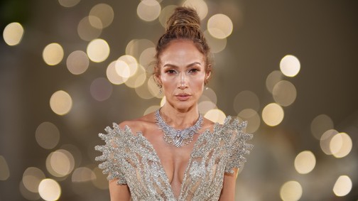 Jennifer Lopez divatba hozta a pillangó körmöket, és egyre több sztár hódol be ennek az éteri trendnek