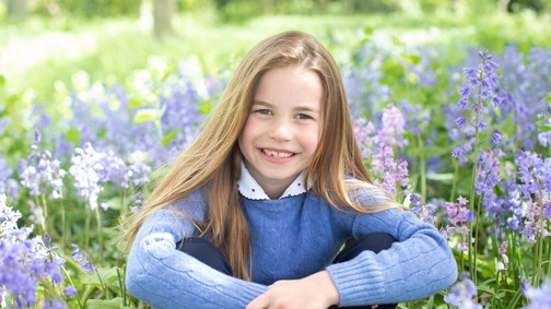 8 fotó Sarolta hercegnőről, amin pont úgy néz ki, mint Erzsébet királynő