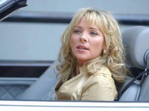 Lehet, hogy Samantha Jones meglátogatja Emilyt Párizsban?