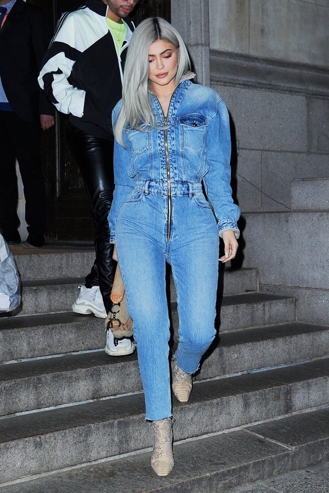 Farmer farmer hátán? Kylie Jenner tudja, hogy mennyire trendi ez most